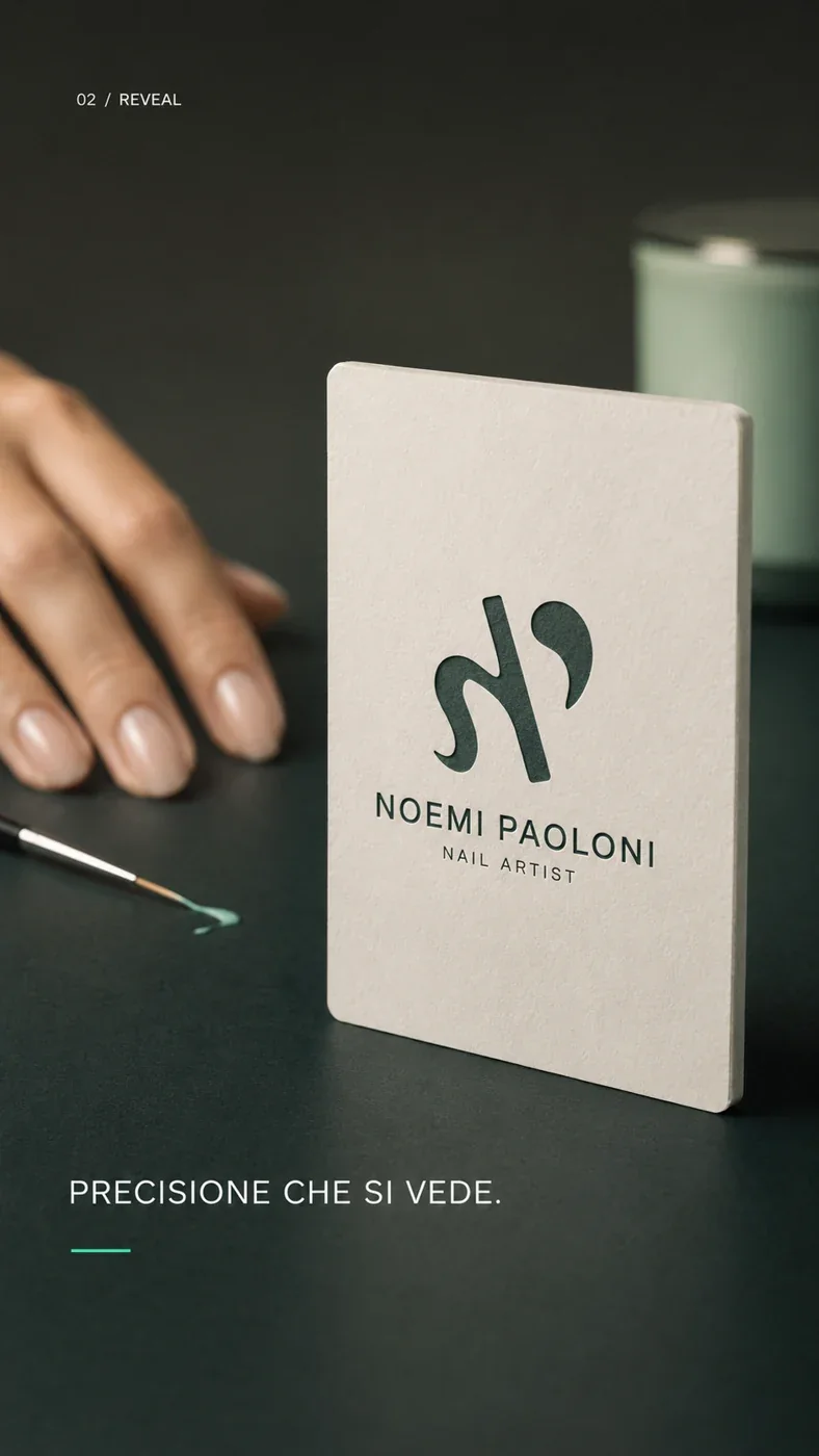 Biglietto da visita Noemi Paoloni con marchio e palette verde